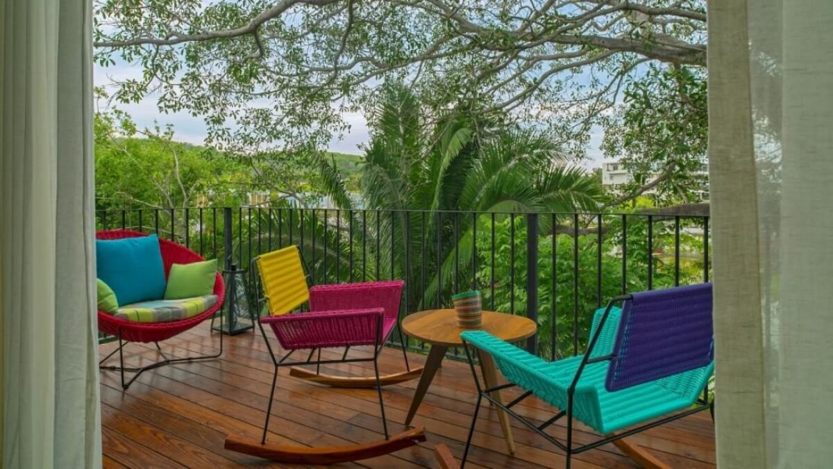 Eco-friendly penthouse, pool with multiple outdoor areas, green views, bicycle path to the beach and Hotel Zone, on Avenida Coba, for sale