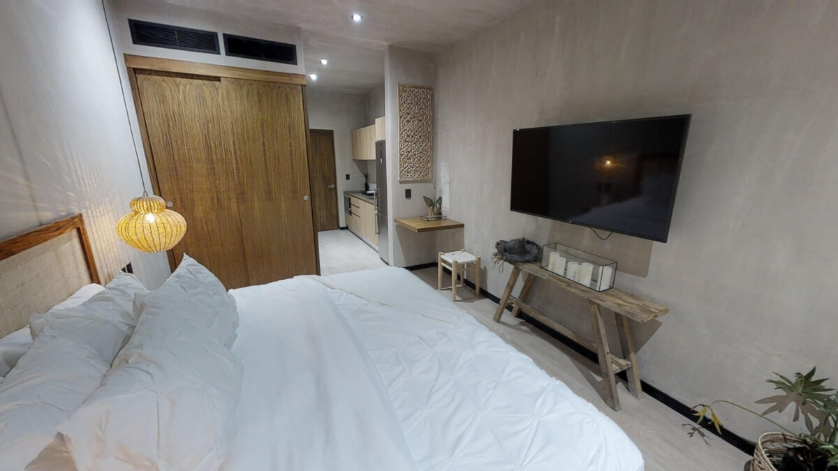 Eco-friendly penthouse, pool with multiple outdoor areas, green views, bicycle path to the beach and Hotel Zone, on Avenida Coba, for sale