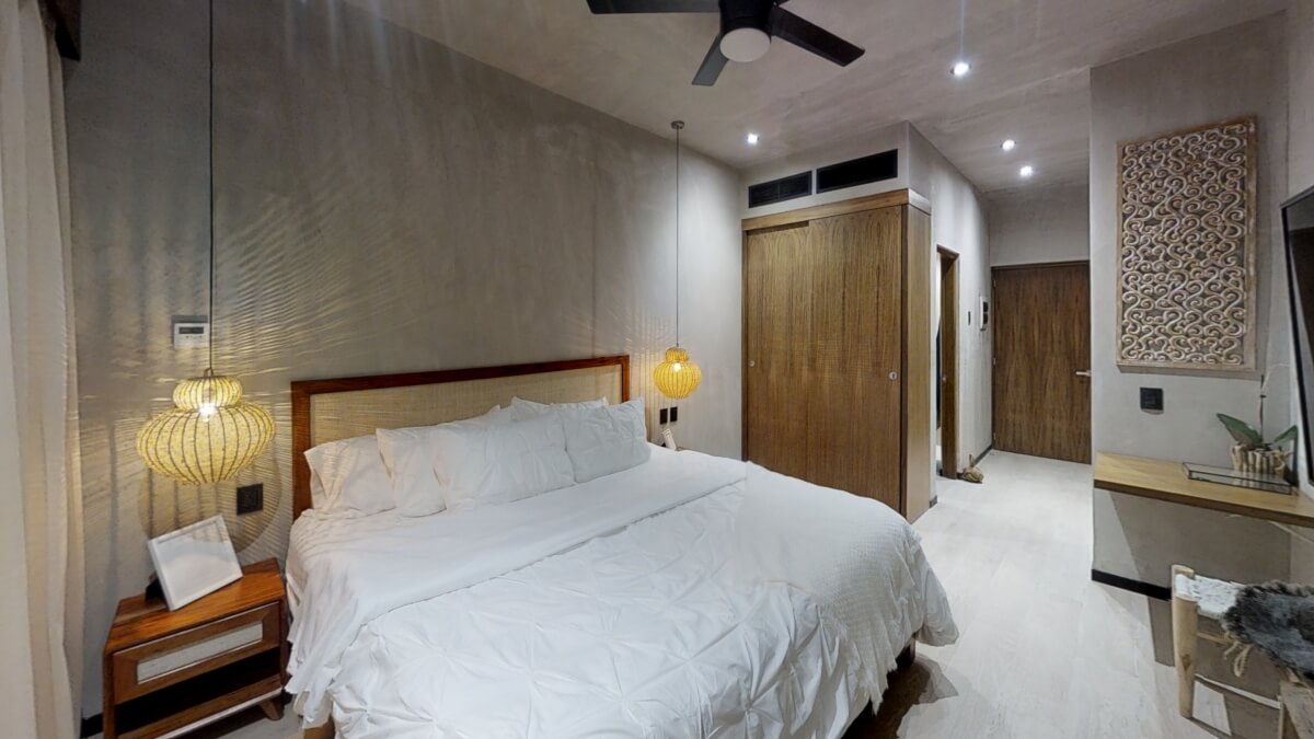 Eco-friendly penthouse, pool with multiple outdoor areas, green views, bicycle path to the beach and Hotel Zone, on Avenida Coba, for sale