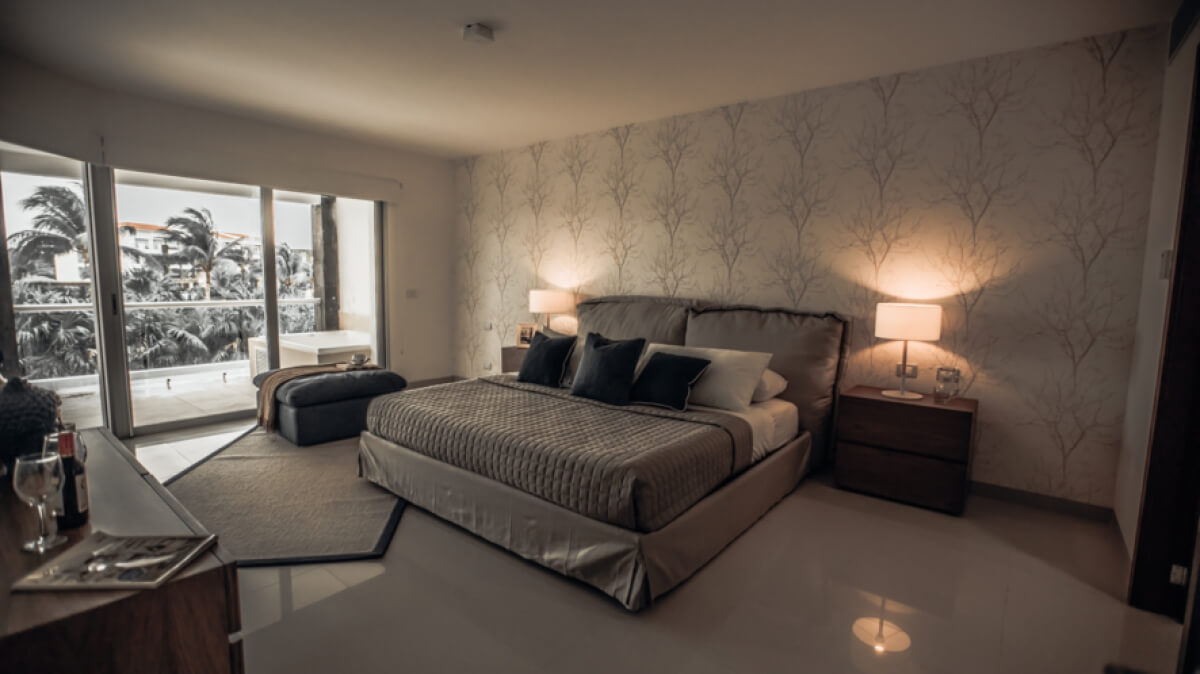 Apartment with rooftop, restaurant, steps from Fifth Avenue for sale PDC.