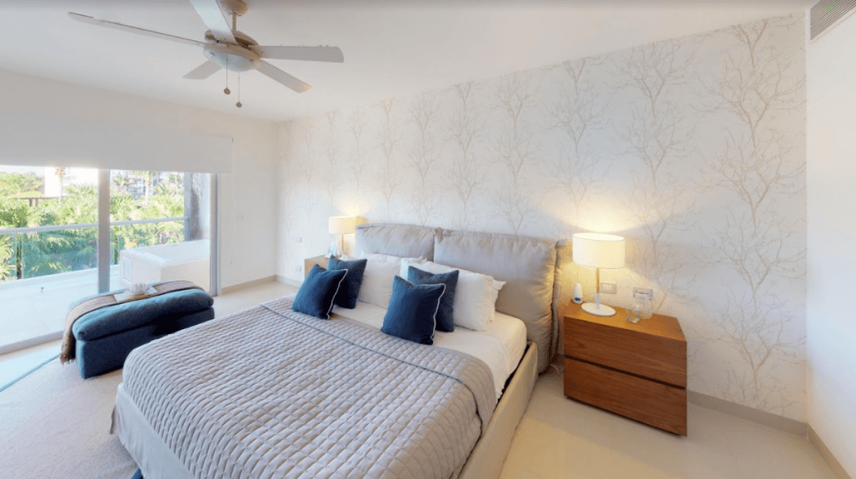 Apartment with rooftop, restaurant, steps from Fifth Avenue for sale PDC.