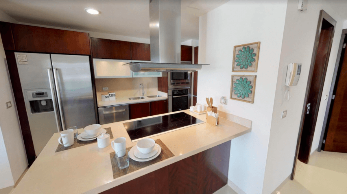 Large condo of 413 m2 with garden, cenote, pool, 400 meters from the beach, on the golf course, pre-construction-sale Playacar