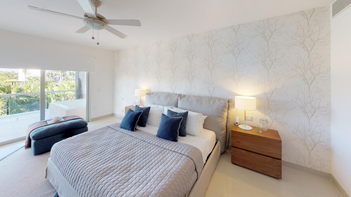 Large condo of 413 m2 with garden, cenote, pool, 400 meters from the beach, on the golf course, pre-construction-sale Playacar