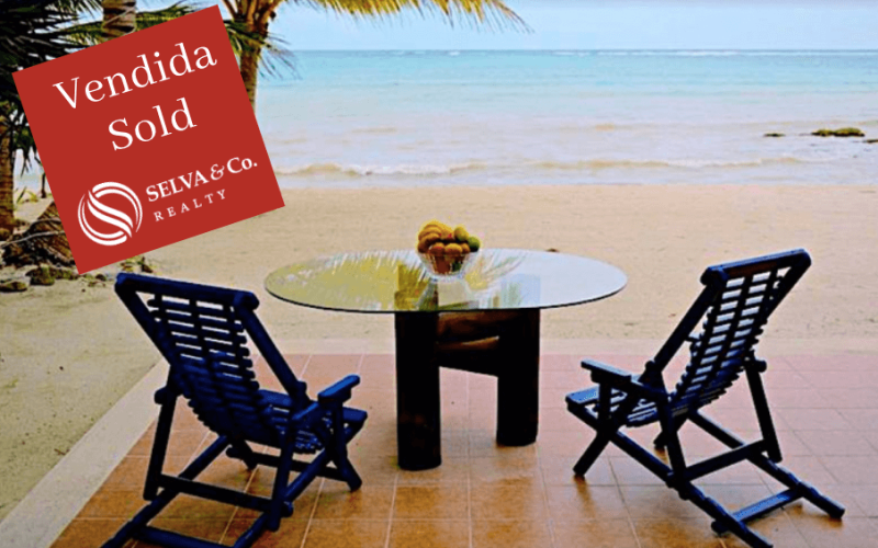 Beachfront house for sale Tulum, in Tankah Bay, pool and 25 meter beach.