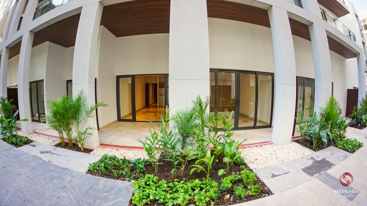 Apartment 240 meters from the beach, steps from Fifth Avenue, hotel amenities, pre-construction, sale Playa del Carmen.