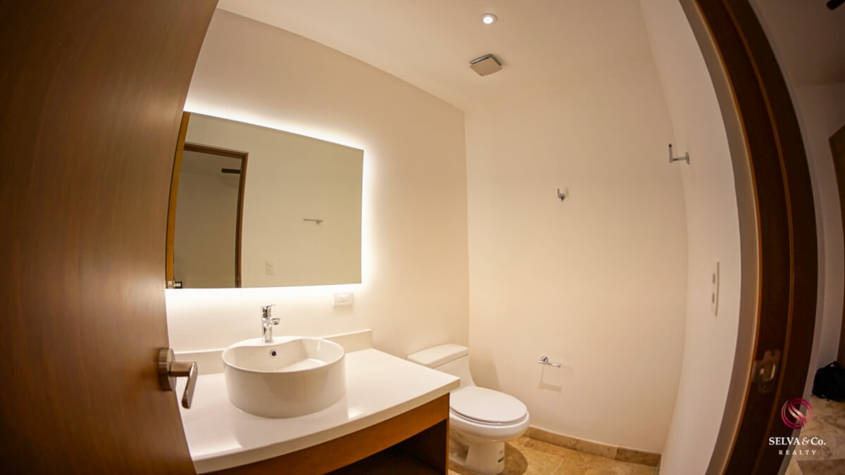 Apartment 240 meters from the beach, steps from Fifth Avenue, hotel amenities, pre-construction, sale Playa del Carmen.