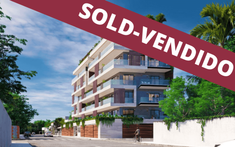 Condo, infinity pool, barbecue area, steps from the Cozumel boardwalk, sale.