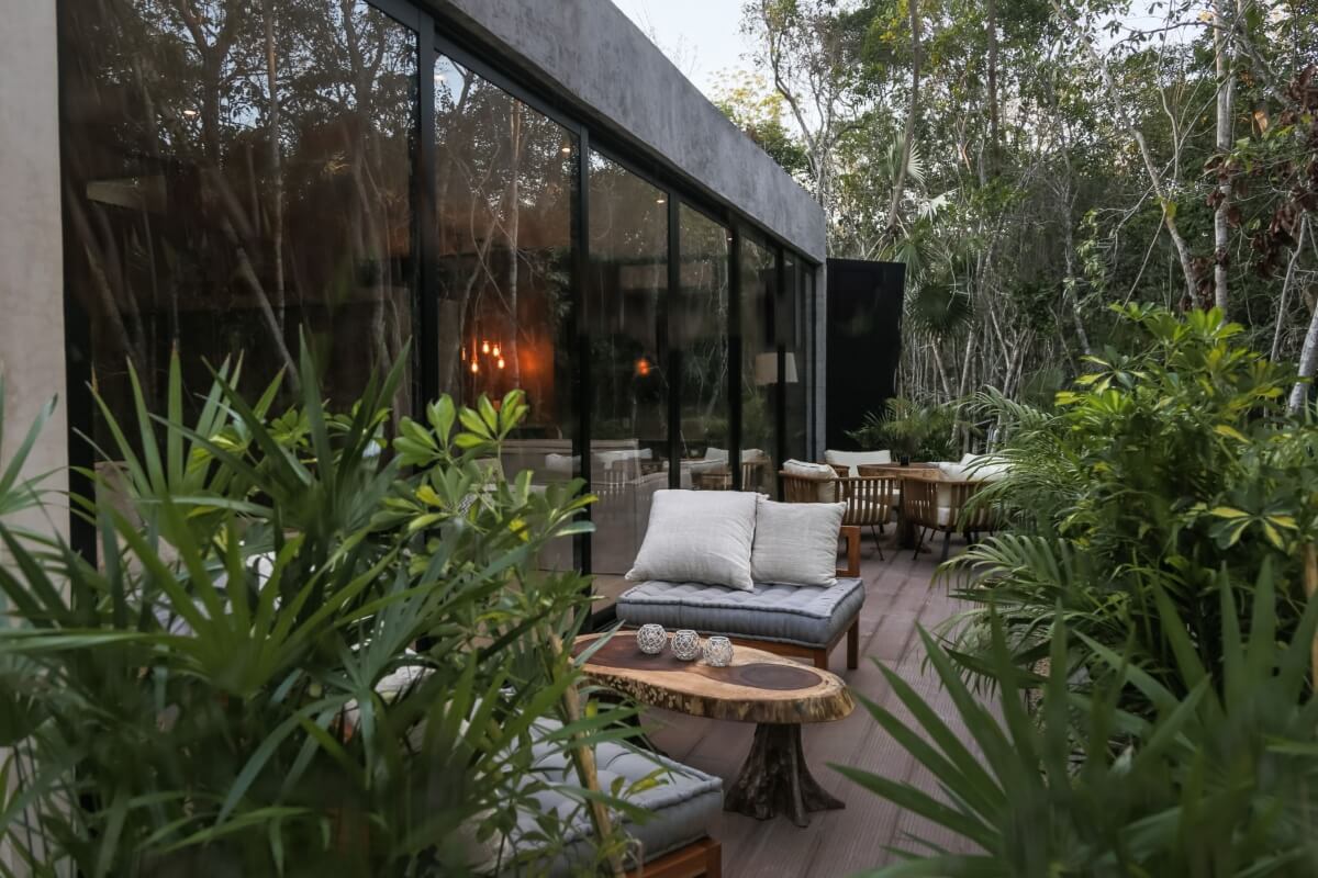 Penthouse with 32 m2 terrace, private pool, double shower and double sink, Bio-Architecture, coworking, saline pool, zen garden, solar panel