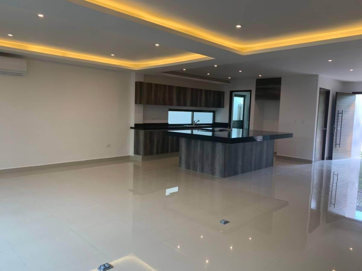 House with Private Pool, For Sale, Residencial Rio, Huayac&aacute;n, Canc&uacute;n