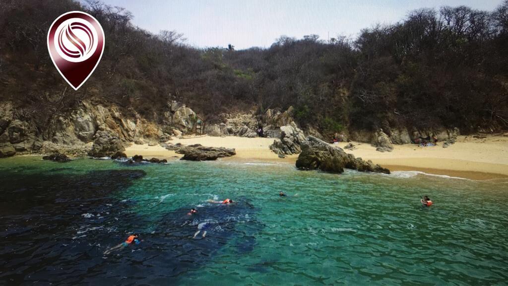 Beachfront land for sale in Huatulco, 57 meters of beach, Land use: residential-tourist Ideal for boutique hotel or residential development,