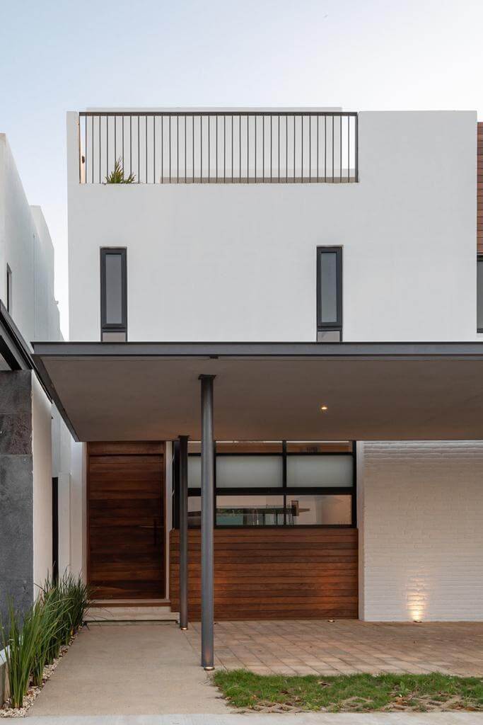 Luxury house with private pool, Green views, clubhouse with sports fields, in gated community Aqua, Cancun, for sale.