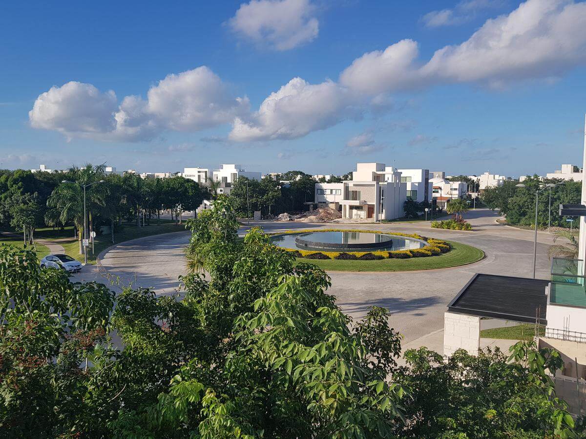 Casa amueblada y equipada, en comunidad cerrada, venta, Arbolada, Canc&uacute;n