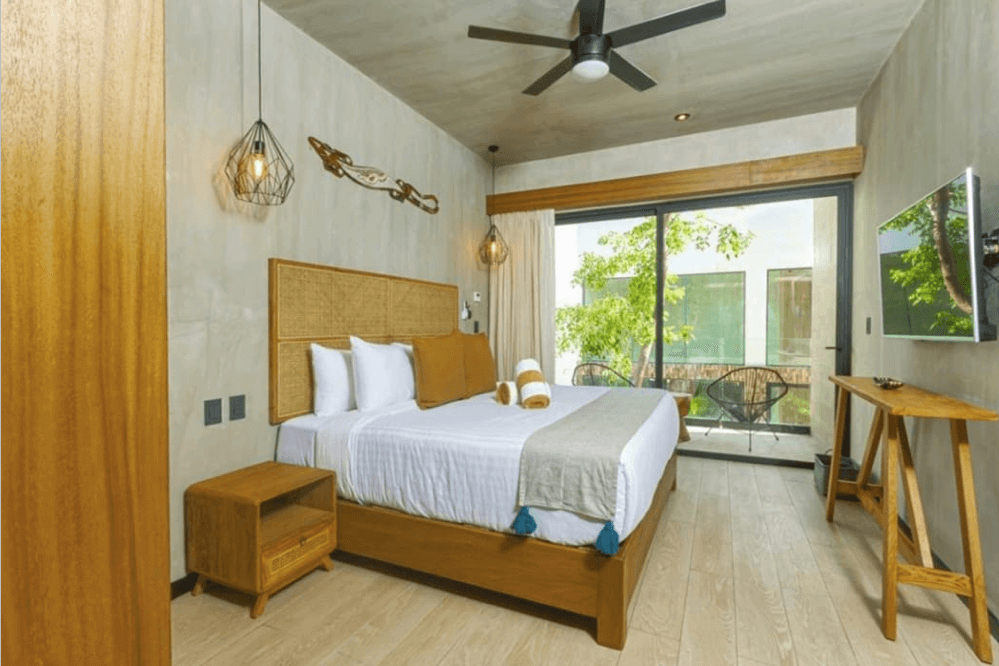 Condo with iconic pool, gym, concierge, terrace, restaurant, furnished, immediate delivery for sale The Panoramic, Tulum.