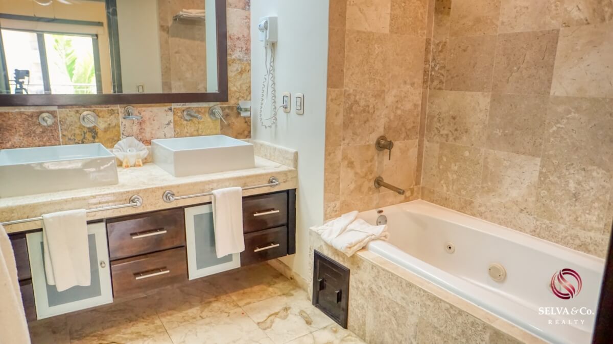 Apartment in Playacar, with 4 pools, playground for children, Pet zone, gym, clubhouse, restaurant, terrace bar, concierge and more, for sal