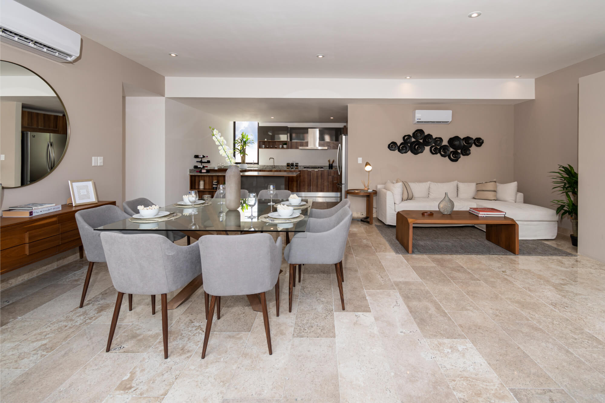 Apartment with garden, terrace, pool, gym for sale in Merida Centro.