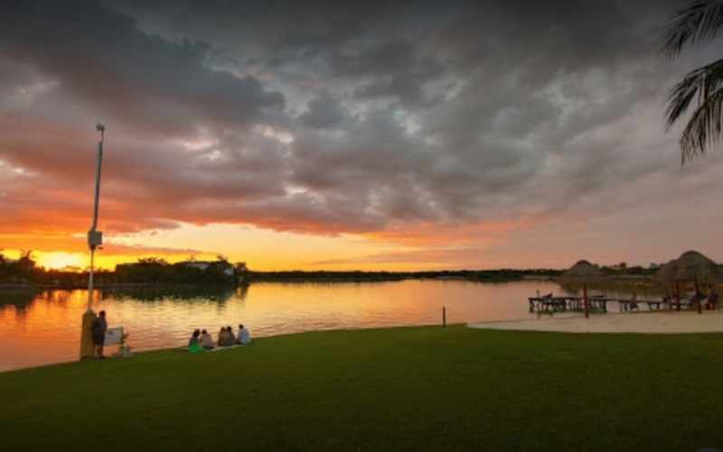 Land in front of green areas in exclusive community with lakes, clubhouse, cycle track, sports fields, pools, gym, spa, and more