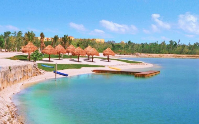 Land in luxury area 360 m2, exclusive community with lakes, clubhouse, cycle track, sports fields, pools, gym, spa, and more, Lagos del Sol