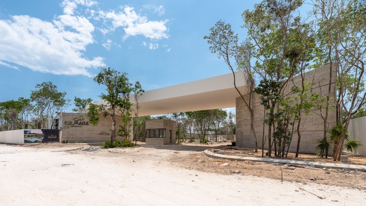 House with garden, terrace and clubhouse with amenities, for sale, Mayakoba, Playa del Carmen.