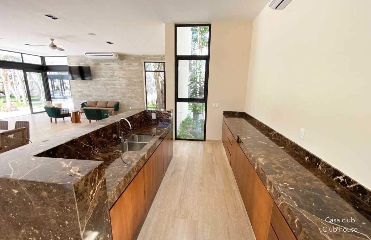 House with garden, terrace and clubhouse with amenities, for sale, Mayakoba, Playa del Carmen.