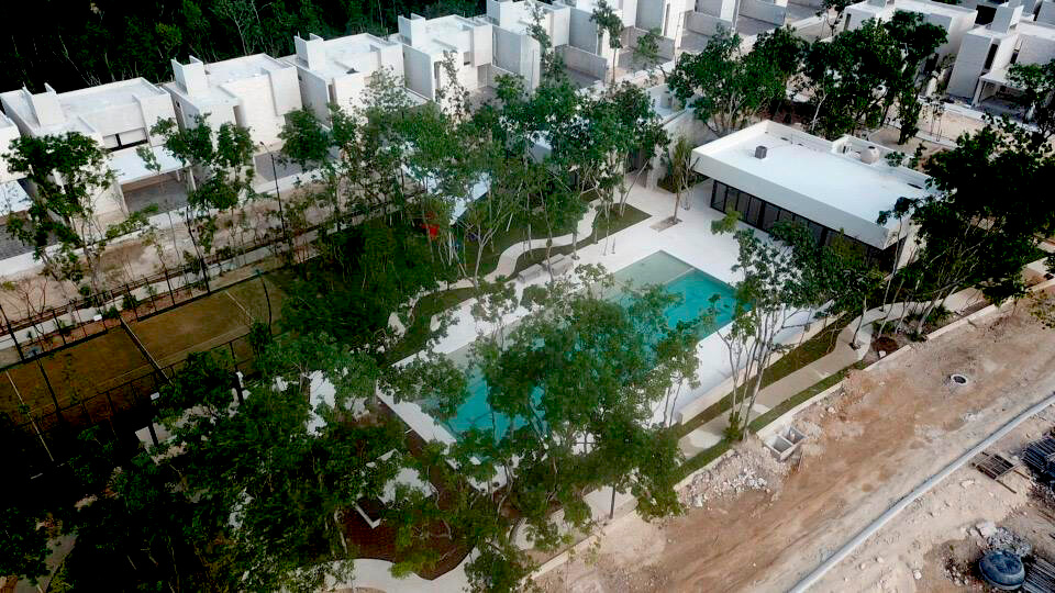 House with garden, terrace and clubhouse with amenities, for sale, Mayakoba, Playa del Carmen.