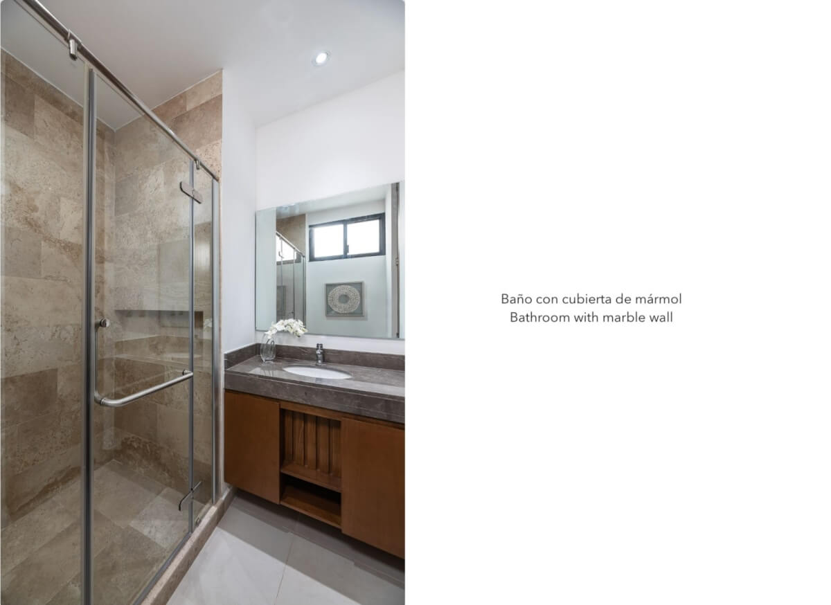 House with garden, terrace and clubhouse with amenities, for sale, Mayakoba, Playa del Carmen.