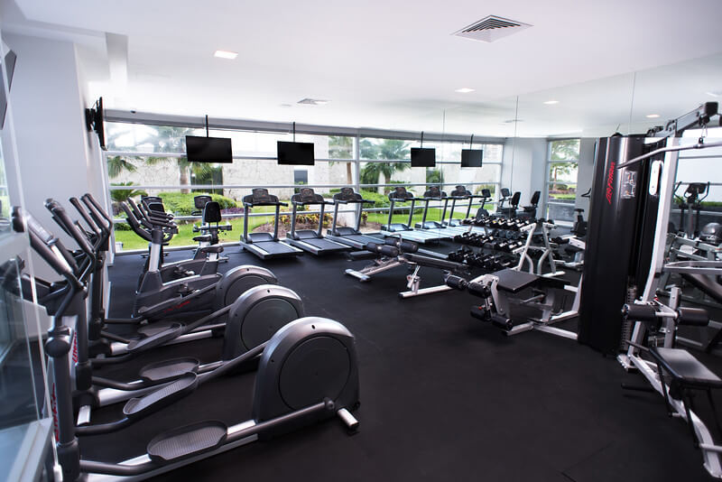 3 bedroom apartment with Gym, Pool and Jacuzzi for sale, Hotel Las Americas, Cancun.