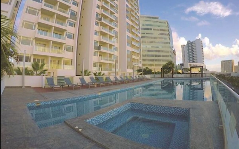 2 bedroom apartment with Gym, Pool and Jacuzzi for sale, Hotel Zone, Cancun.