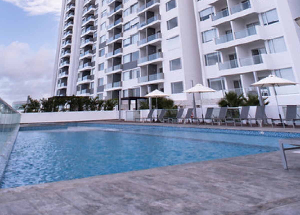 Condominium, pool, gym, sports bar, for sale, Luis Donaldo Colosio, Canc&uacute;n.