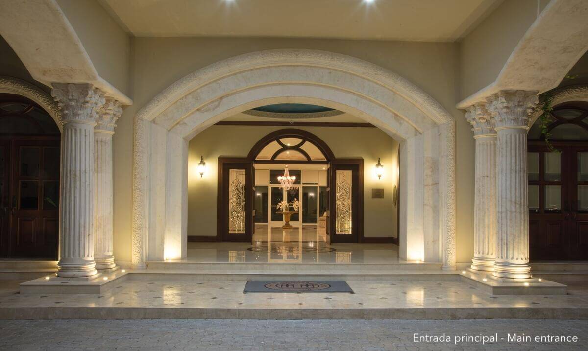 Condo with ocean view rooftop and pool, pre-construction for sale Cozumel