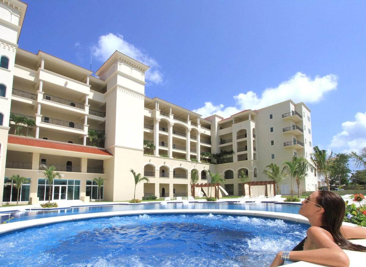 Condo with ocean view rooftop and pool, pre-construction for sale Cozumel