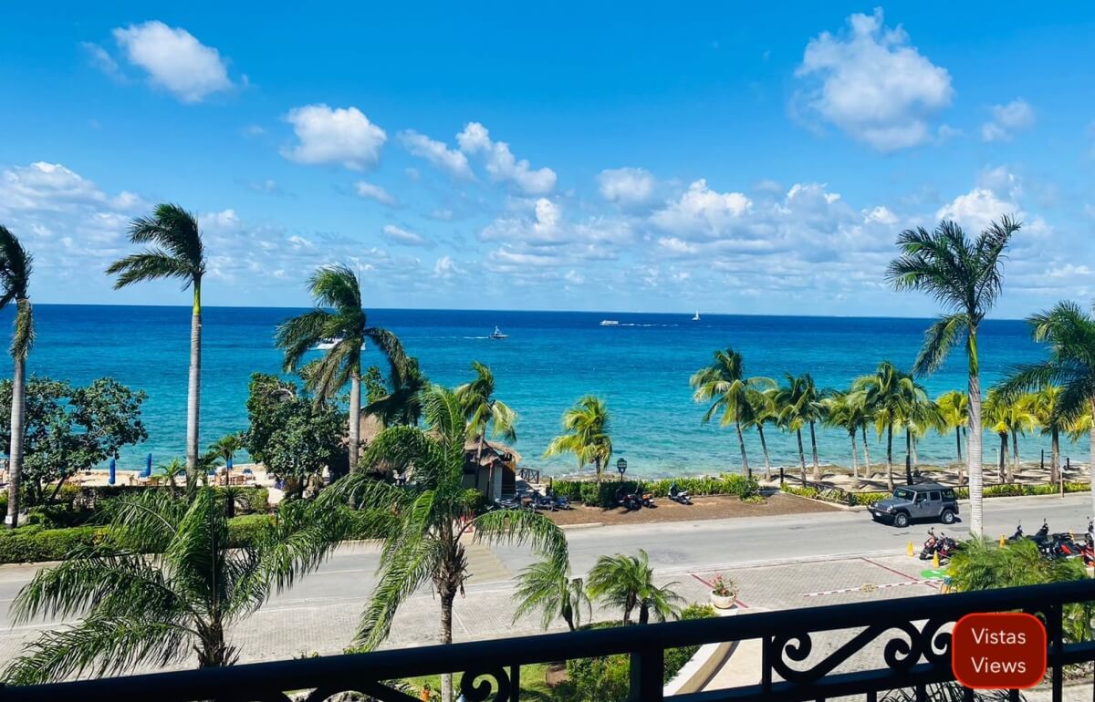 Condo with ocean view rooftop and pool, pre-construction for sale Cozumel