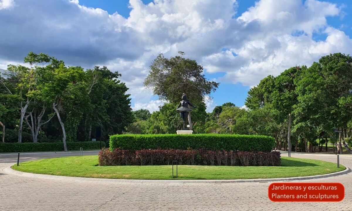 343 sqm residential land with pool in a gated community, Tulum.