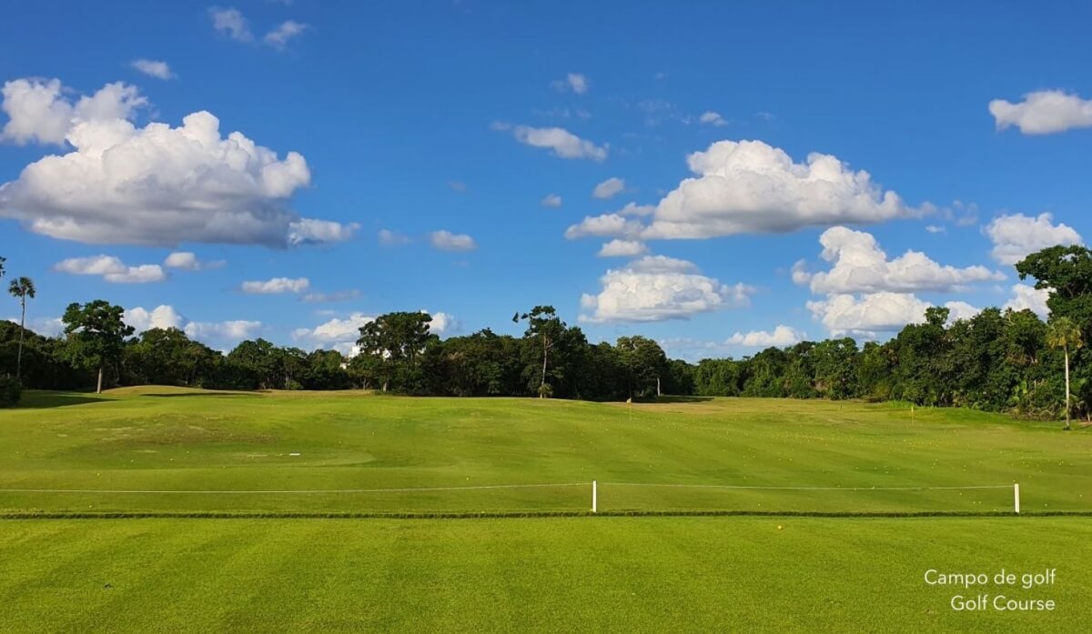 343 sqm residential land with pool in a gated community, Tulum.