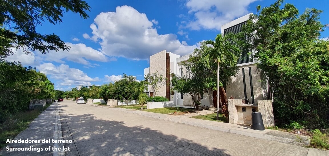 343 sqm residential land with pool in a gated community, Tulum.