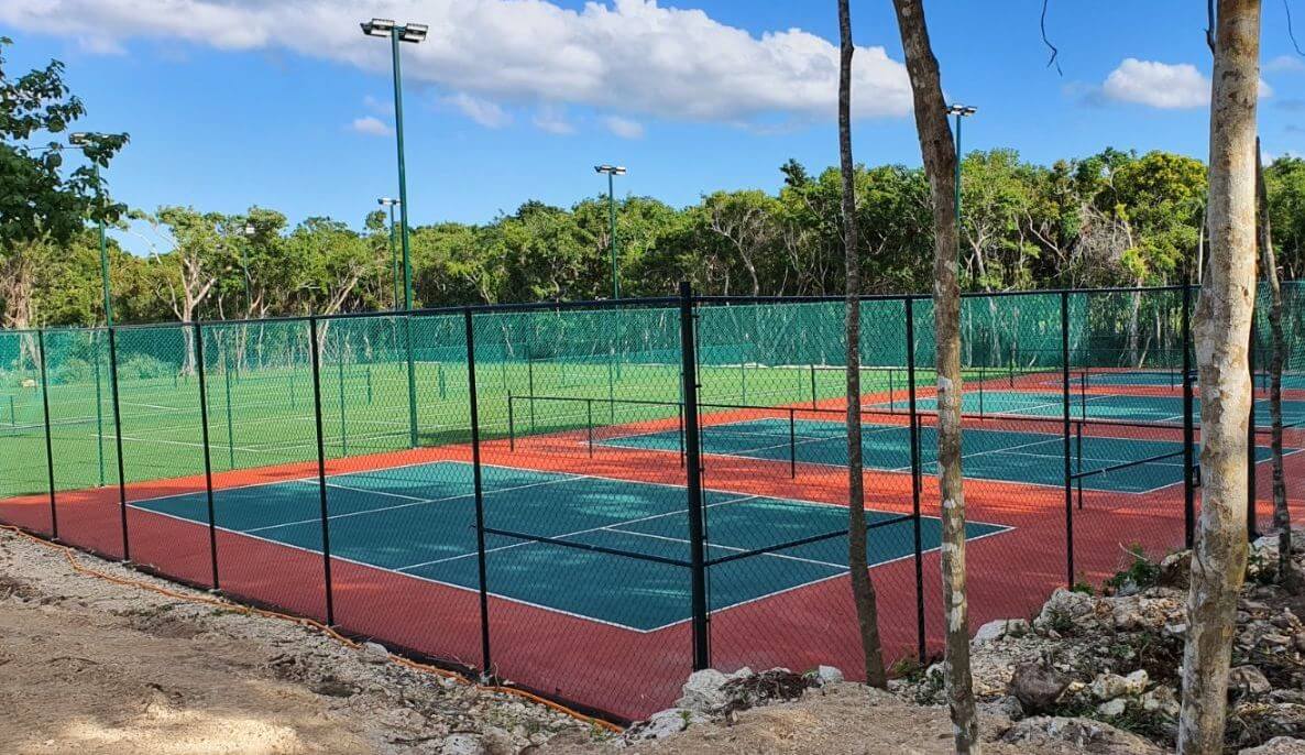 343 sqm residential land with pool in a gated community, Tulum.