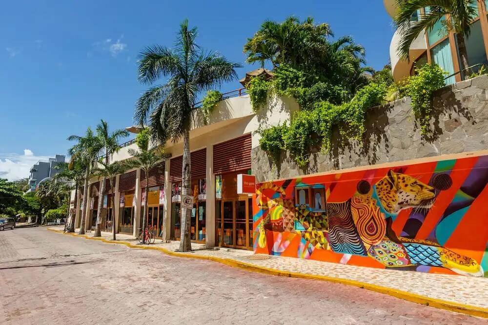Condo in a beachfront community, with hotel amenities Playa del Carmen.