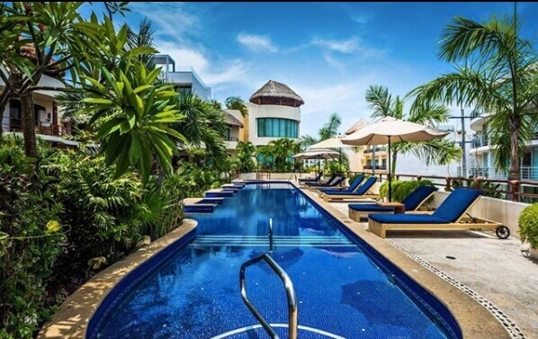 Condo in a beachfront community, with hotel amenities Playa del Carmen.