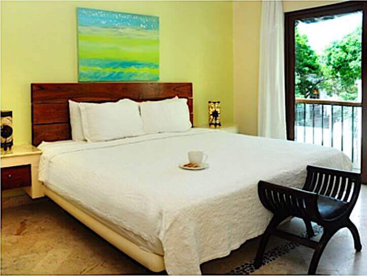 Condo in a beachfront community, with hotel amenities Playa del Carmen.
