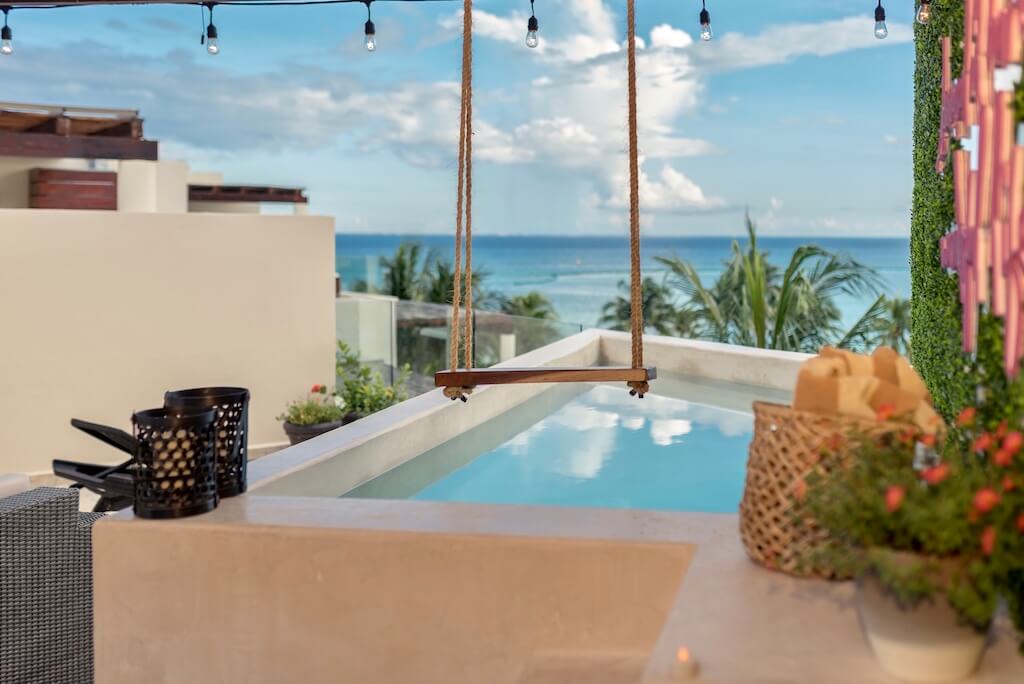Penthouse with triple terrace, 2 balconies, TV room, service room, with beach club &amp; golf course, for sale, Corasol, Playa del Carmen, pre-c