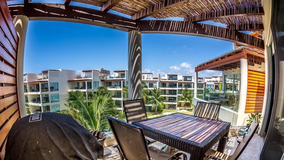 Penthouse with triple terrace, 2 balconies, TV room, service room, with beach club &amp; golf course, for sale, Corasol, Playa del Carmen, pre-c