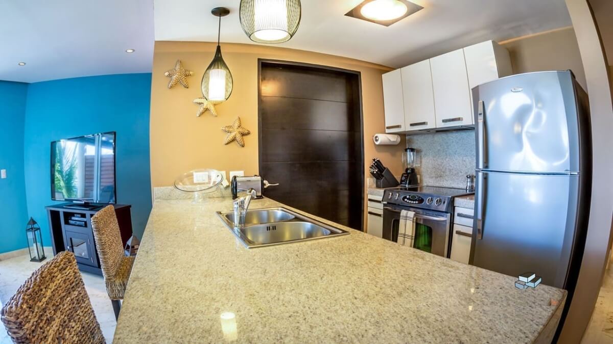 Penthouse with triple terrace, 2 balconies, TV room, service room, with beach club &amp; golf course, for sale, Corasol, Playa del Carmen, pre-c