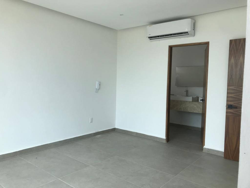 Casa con alberca privada, doble altura, piso de m&aacute;rmol, en residencial Rio, en venta Cancun