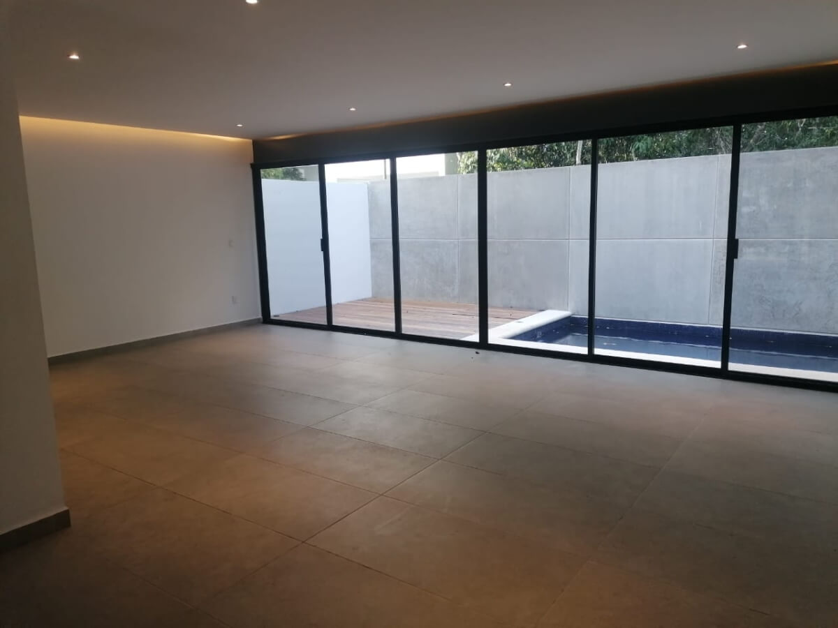 Casa con alberca privada, doble altura, piso de m&aacute;rmol, en residencial Rio, en venta Cancun