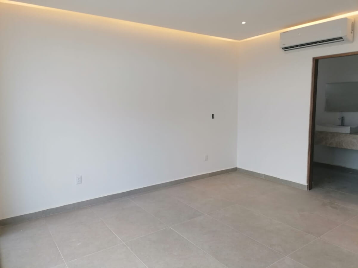Casa con alberca privada, doble altura, piso de m&aacute;rmol, en residencial Rio, en venta Cancun