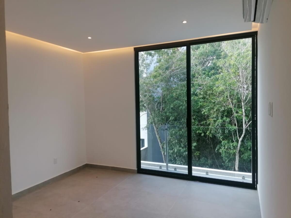 Casa con alberca privada, doble altura, piso de m&aacute;rmol, en residencial Rio, en venta Cancun