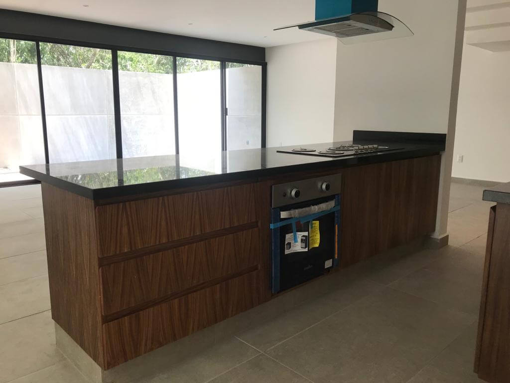 Casa con alberca privada, doble altura, piso de m&aacute;rmol, en residencial Rio, en venta Cancun