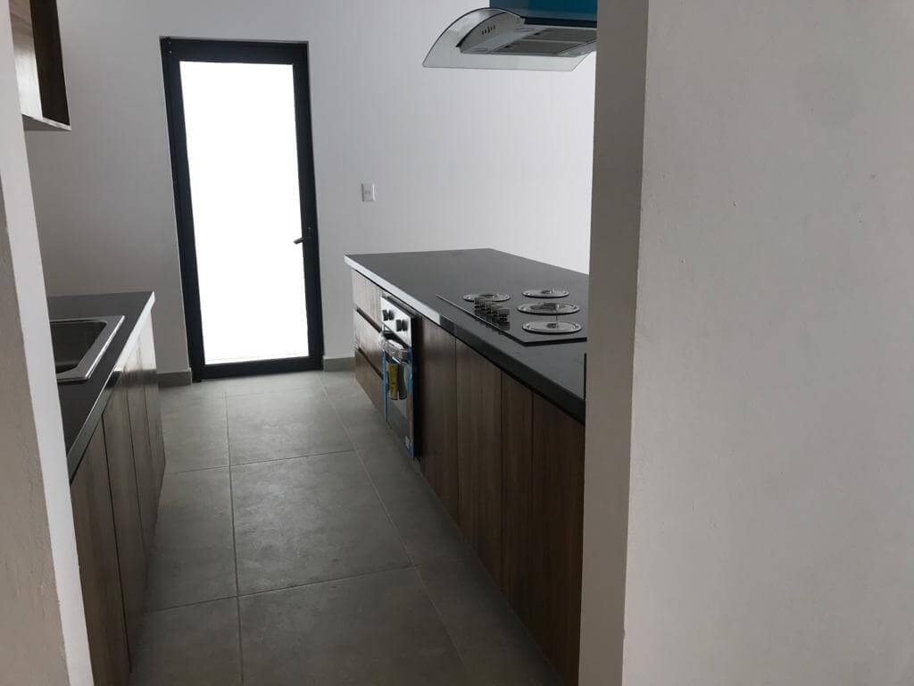 Casa con alberca privada, doble altura, piso de m&aacute;rmol, en residencial Rio, en venta Cancun