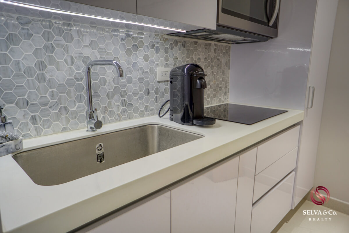 Studio with pool and wet bar for sale, 5th Avenue, Playa del Carmen