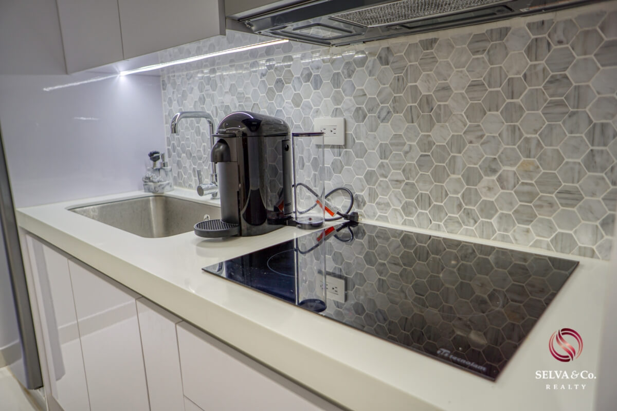 Studio with pool and wet bar for sale, 5th Avenue, Playa del Carmen