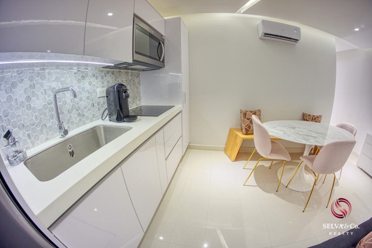 Studio with pool and wet bar for sale, 5th Avenue, Playa del Carmen